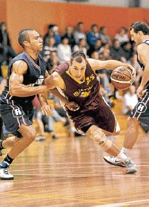 Big V: Melton rebounds for split