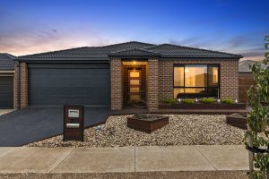 Impeccable taste: 27 Ravida Avenue, Harkness, 3337