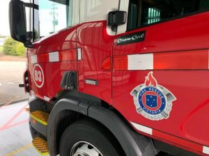 Crews battle to bring Truganina grassfire under control