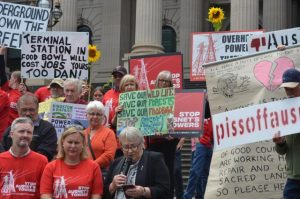Farmers, tractors, rally at Spring Street