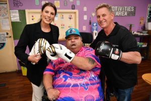 Boxing champ visits Melton Willows