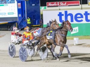 Forgotten trotter lights up the night with long-awaited win