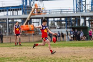 Burras through to the grand final in extra time