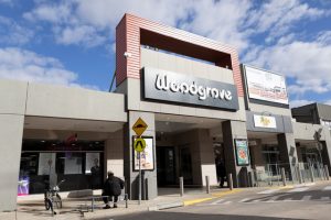 Teen stabbed at shopping centre