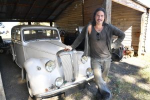 Vintage cars drive auction