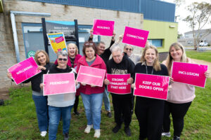 Support neighbourhood houses