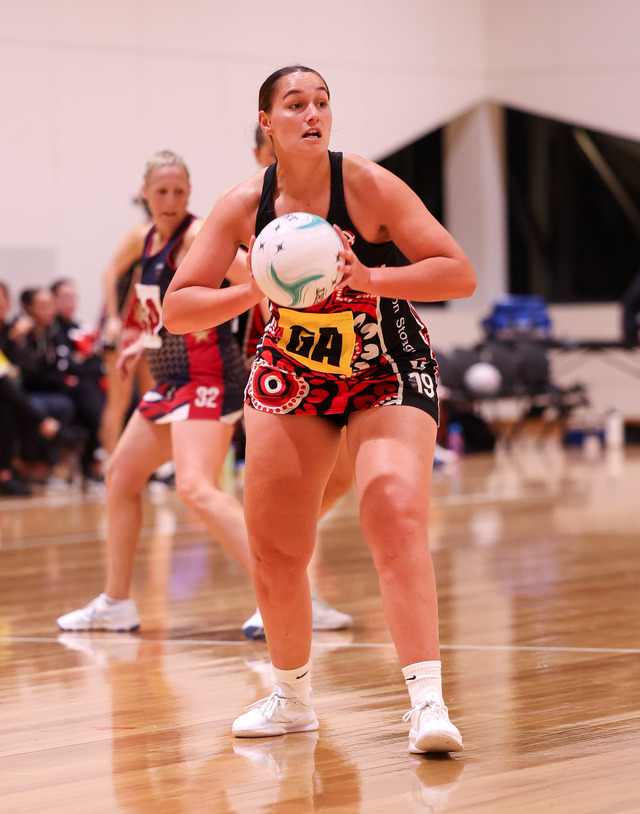 Samason joins Lakers