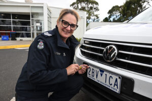 One-way screws stop two-bit thieves