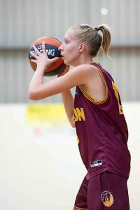 Melton Thoroughbreds dig deep